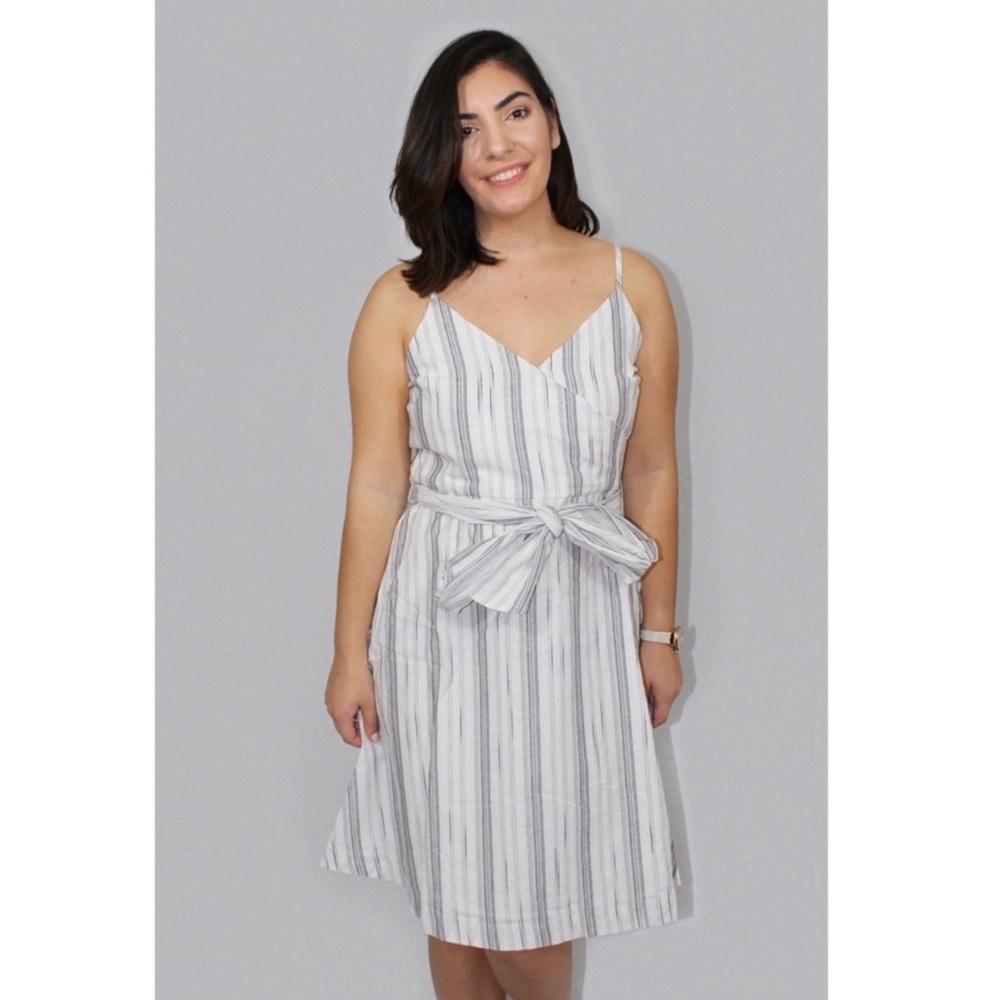 Striped Dress With Big Bow Belt - Picture 2 of 4